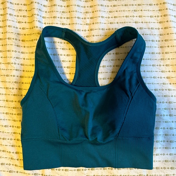 Fabletics Athletic / Workout Set - Picture 4 of 5